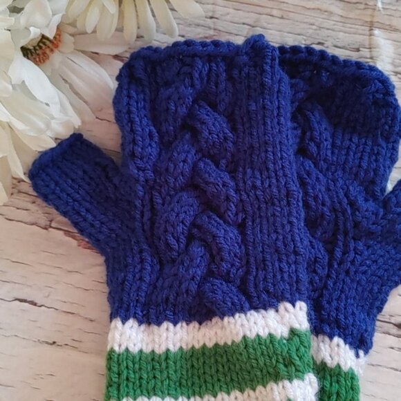 Hand-Knit Blue and Green Fingerless Mittens Vancouver Canucks Seattle Seahawk - Picture 4 of 9